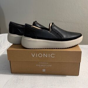 Vionic Women’s 7.5W Leather Shoe